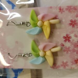 KAWAII PINWHEEL EARRINGS
